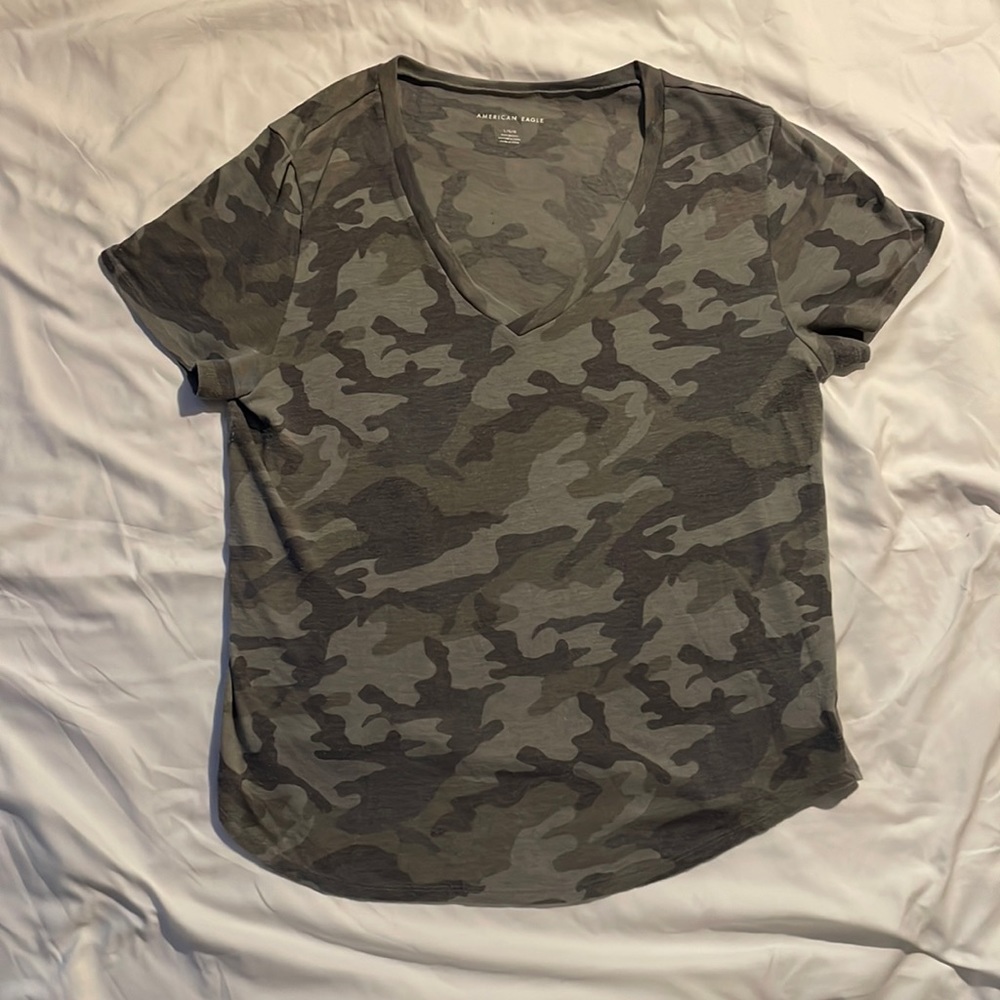 American Eagle Camo T-shirt